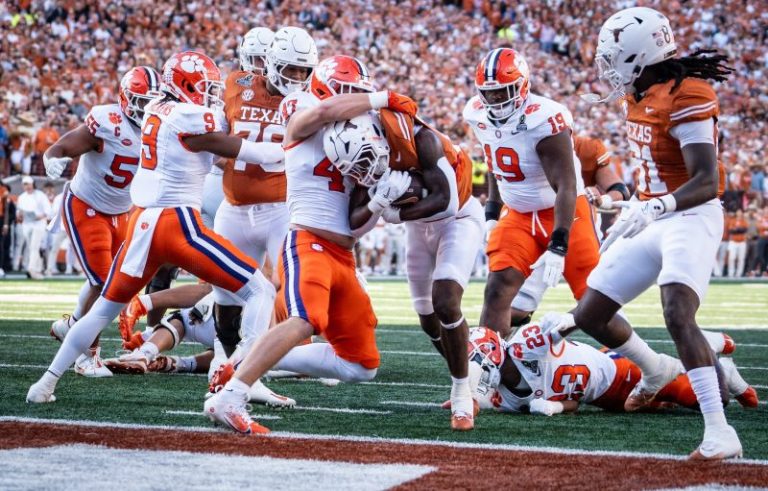 Texas gets scare from Clemson before advancing in CFP