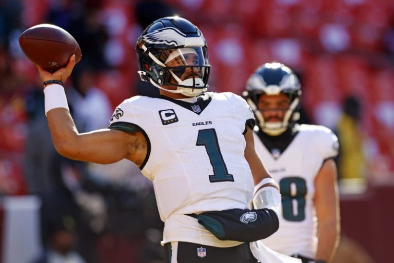 Jalen Hurts injury update: Eagles QB out of game vs. Commanders