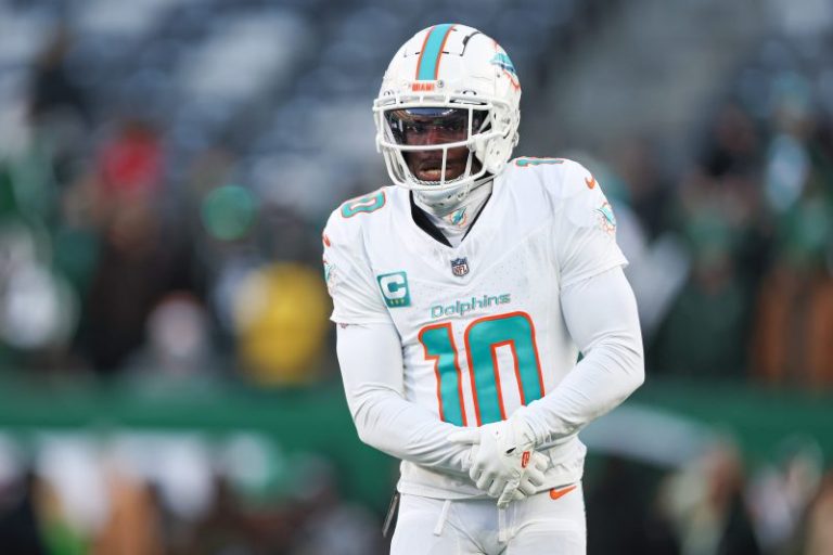 Did Tyreek Hill request a trade after Dolphins season finale?