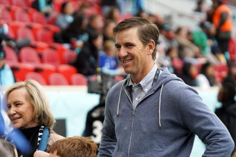 Eli Manning weighs in on Giants’ decision to retain current regime