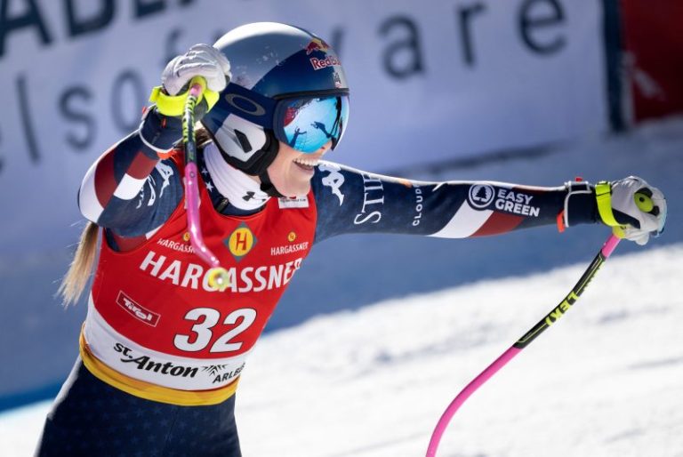 Lindsey Vonn impressive in first World Cup race in six years