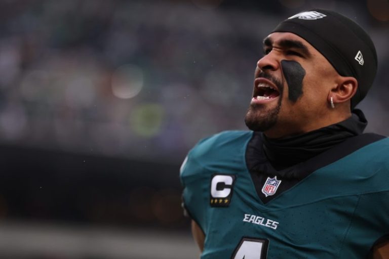 Latest on Jalen Hurts’ knee injury vs. Rams