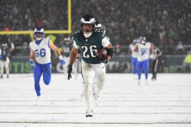 2025 NFL playoff predictions: Experts pick AFC, NFC championship games
