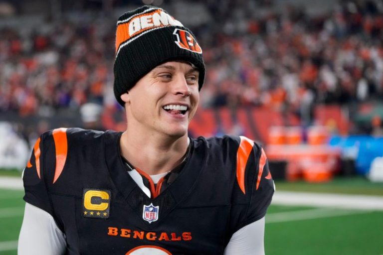 Star QB wins NFL Comeback Player of Year award for second time