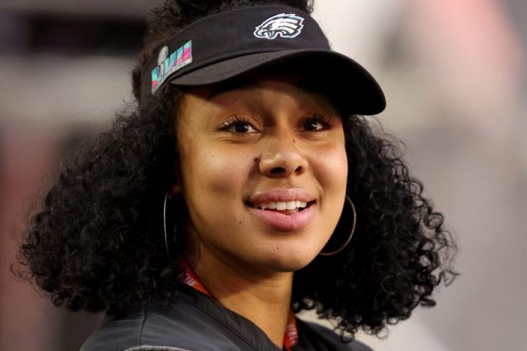 How Eagles assistant coach Autumn Lockwood made history