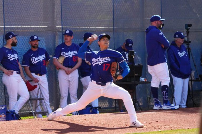 First look: Ohtani back on the mound for first time this spring