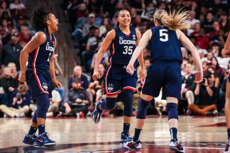 Paige Bueckers points today: How much did UConn star score vs. South Carolina?