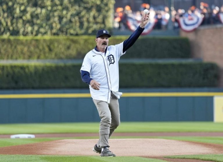 Kirk Gibson steps away from Tigers broadcast booth