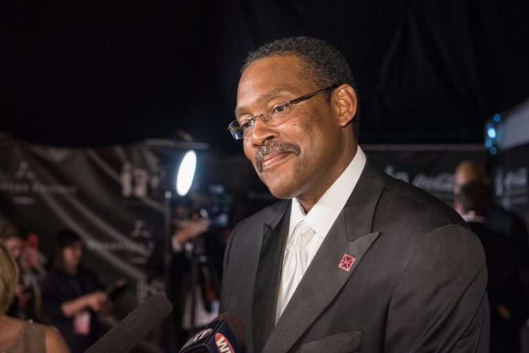 Milwaukee Bucks great Junior Bridgeman dies at 71