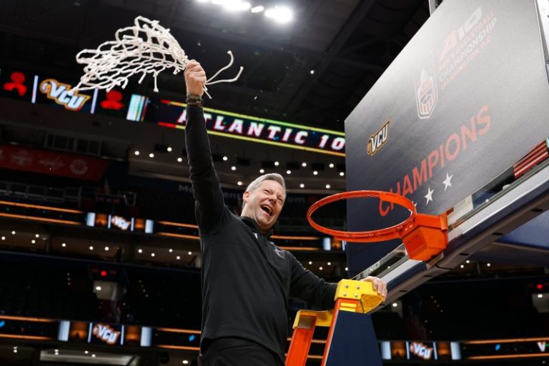 How basketball-centric schools without football may soon gain huge edge