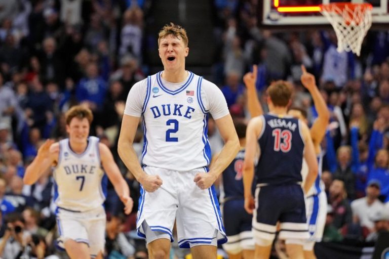 Duke vs Arizona men’s basketball March Madness updates, score