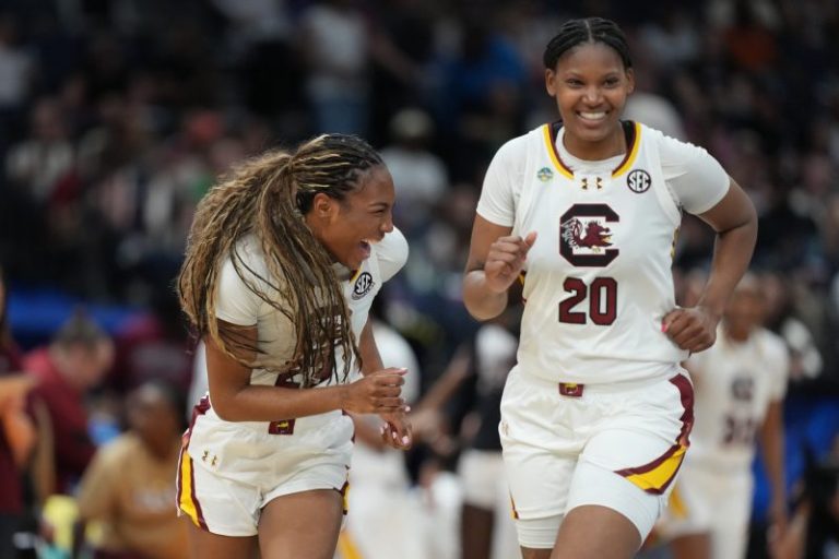South Carolina seniors 1 win away from 3rd women’s NCAA national title