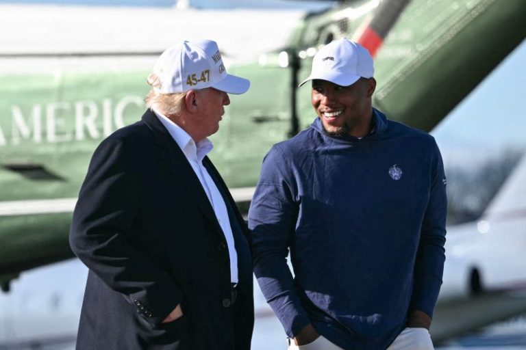 Eagles’ Barkley responds to critics after golfing with Trump