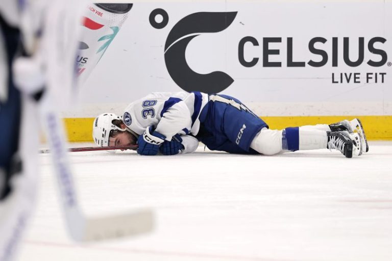 Panthers player leads rally after injury-causing hit