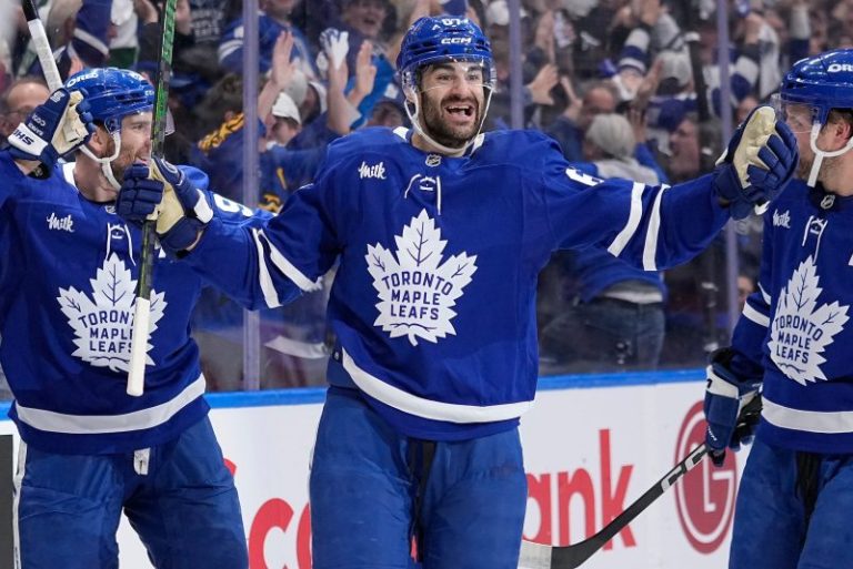 Maple Leafs hold on for Game 1 playoff win over Panthers