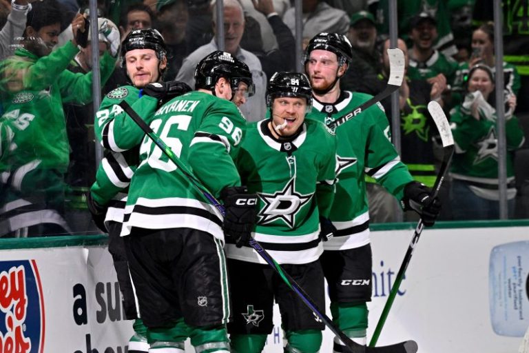 Granlund gets hat trick, Stars push NHL’s best team to brink