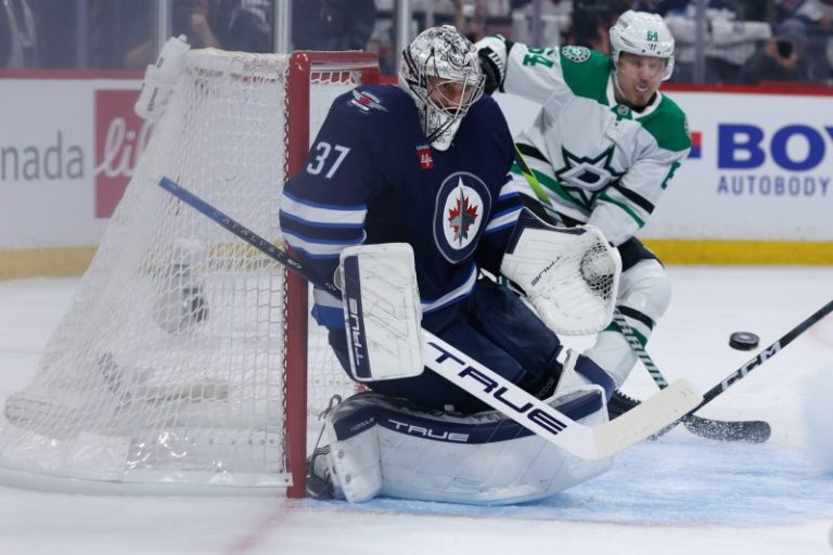 NHL-best Jets fight off elimination with shutout win: Highlights