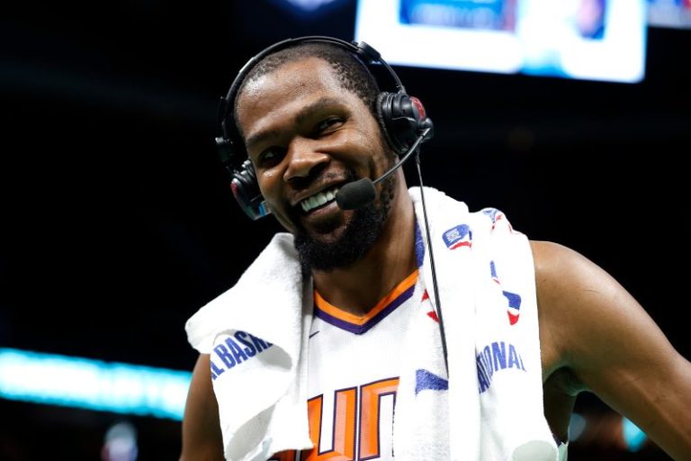 WATCH: Kevin Durant’s reacts to being traded: Suns ‘wanted me gone’