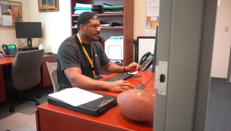 Ex-NFL player retired from league at 30. His new calling? Psychology.