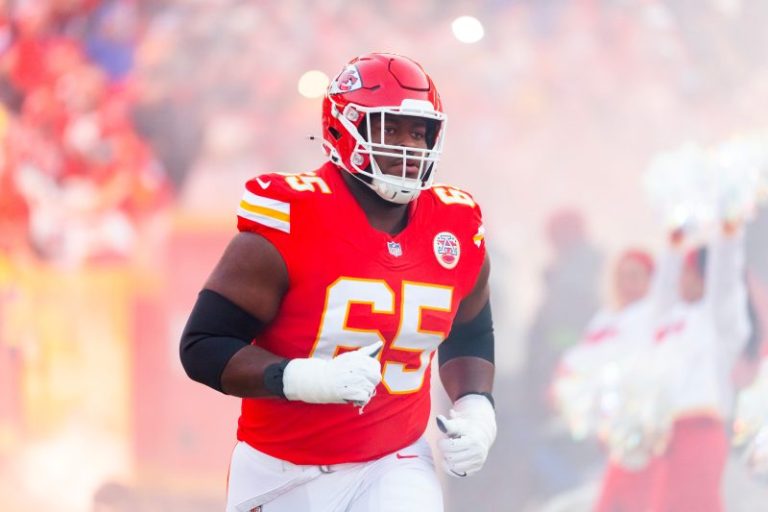 Trey Smith not worried about Chiefs contract, franchise tag deadline