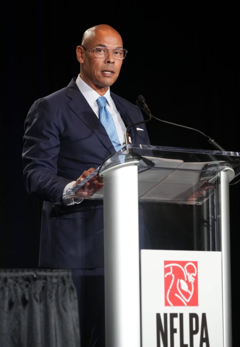 Sunk by his own secrets, Lloyd Howell was destined to fail