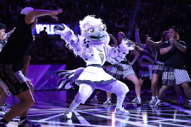 Golden State Valkyries unveil new mascot, Violet the raven