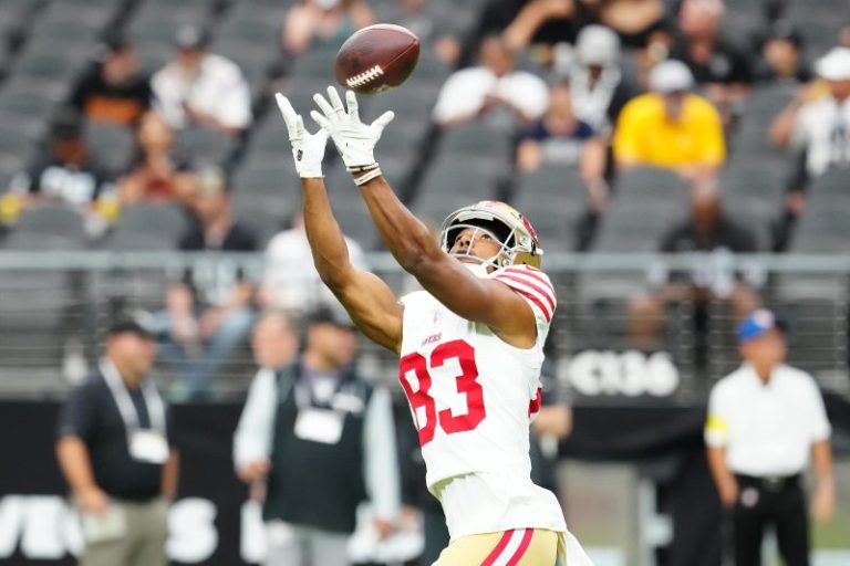 HOF WR Owens’ son makes first NFL catch vs. Raiders