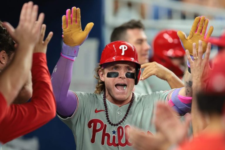 Fan dispute over home run ball leads to boy meeting Phillies player
