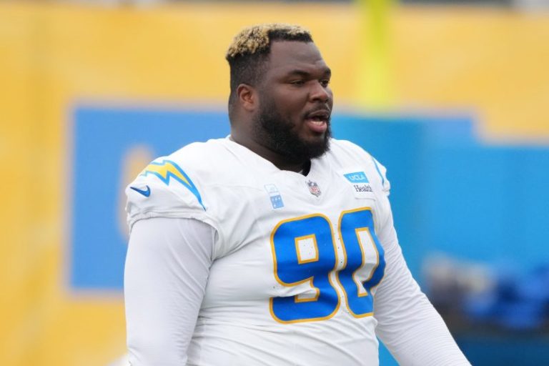 NFL fines Chargers DT Teair Tart for slapping Travis Kelce