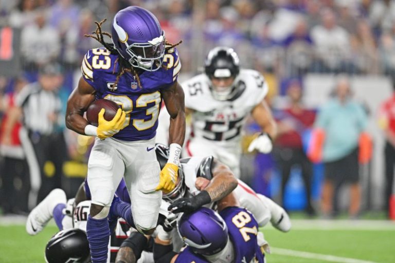 Reports: Vikings RB Jones goes on IR with leg injury