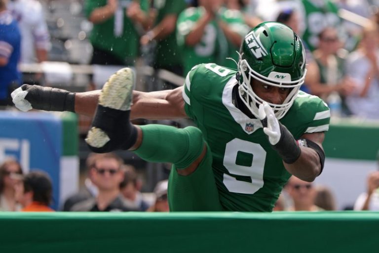 WATCH: Jets’ Will McDonald blocks FG, returns it for TD