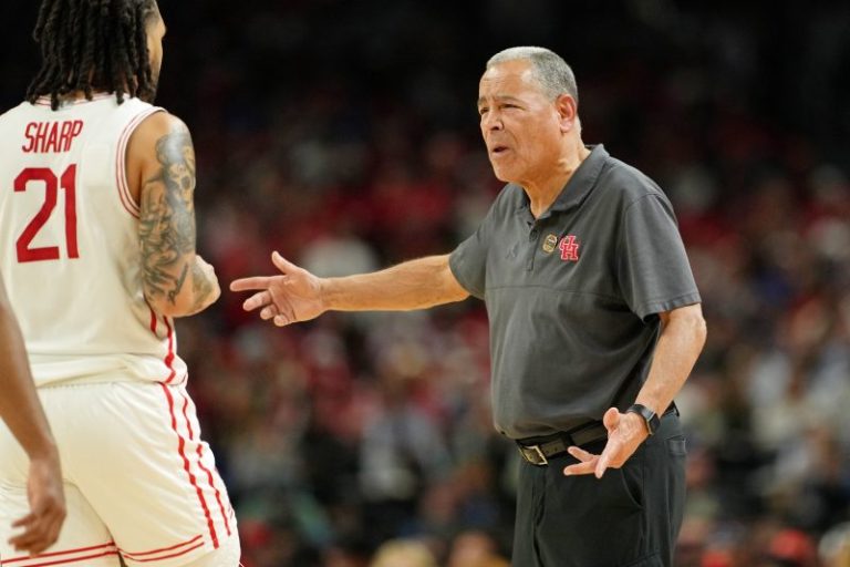 Houston coach Kelvin Sampson rails against unlimited transfers