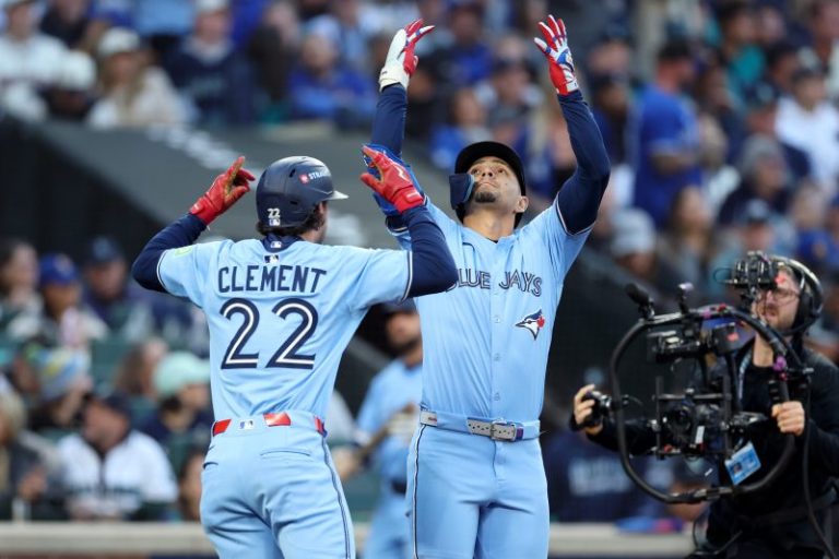 Blue Jays destroy Mariners to make ALCS a lot more interesting