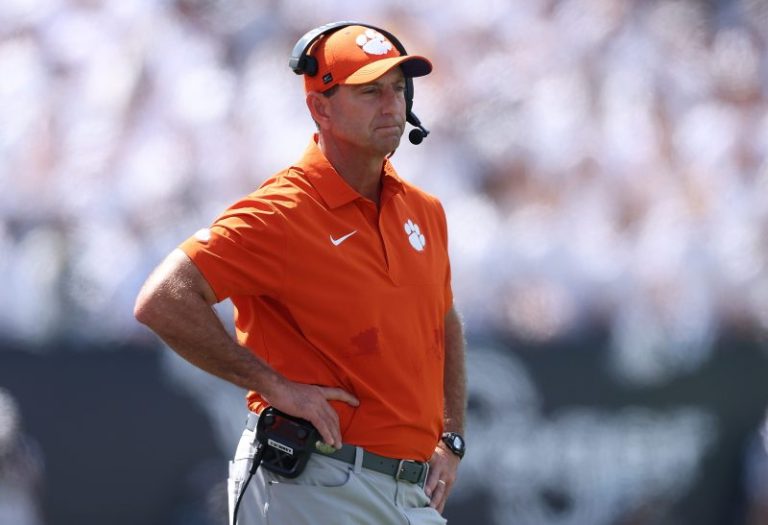 Dabo Swinney should’ve left Clemson 2 years ago for Alabama