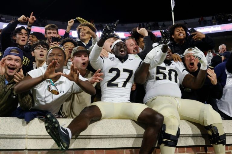 Flop 10 Week 11: Bush league fake punt, ACC chaos and brawls