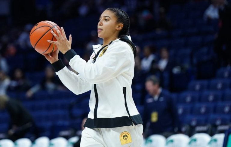 No. 1 UConn vs. Loyola women’s basketball: Live updates, highlights, TV