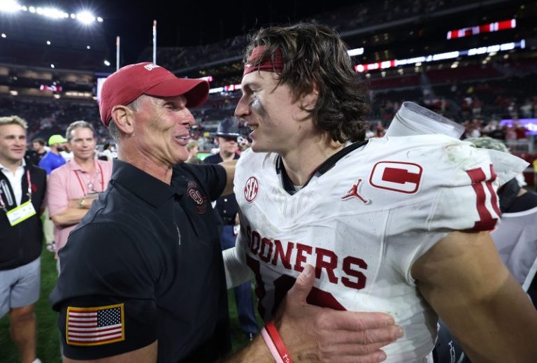 Coaches Poll: Oklahoma rises as Alabama, Texas tumble after wild Week 12