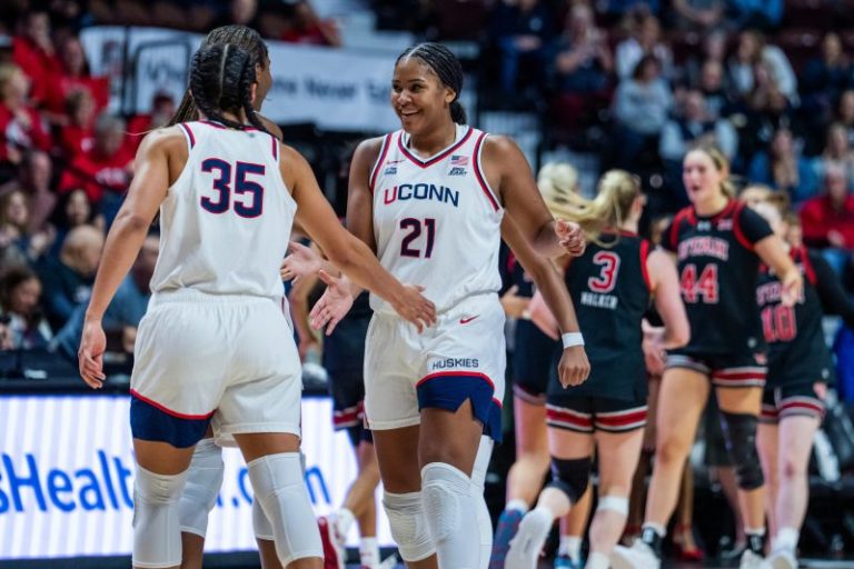 UConn stays on top in USA TODAY Sports women’s college hoops poll