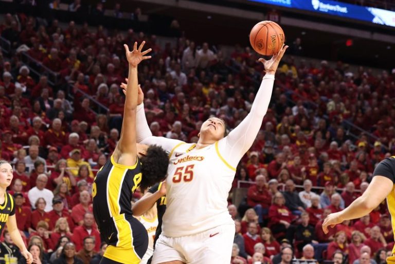 Audi Crooks has 30-point double-double as Iowa State beats Iowa