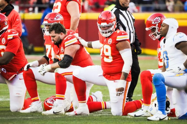 Chiefs Era ends the hard way, with insult and injury