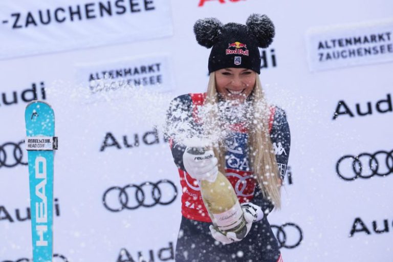 Lindsey Vonn continues remarkable comeback with downhill win