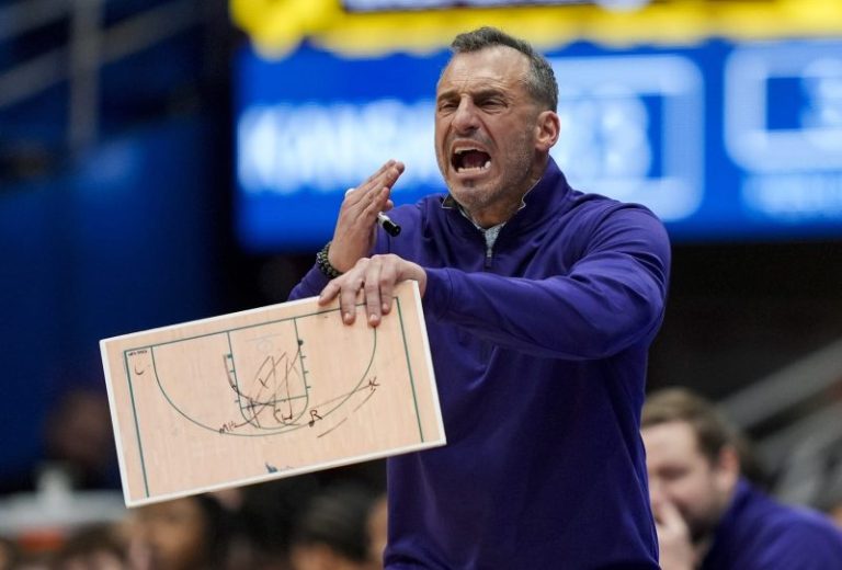 UWGB basketball coach Doug Gottlieb suspended by Horizon League