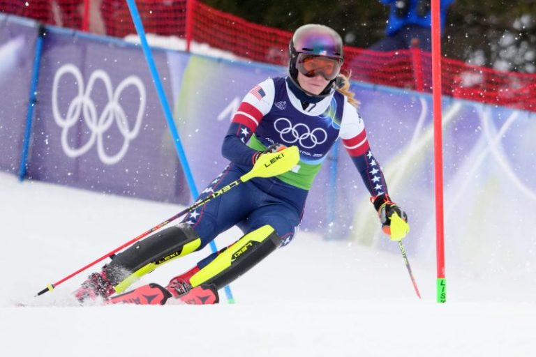 Mikaela Shiffrin draws bib No. 3 for giant slalom race