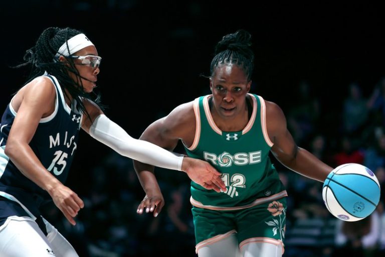 Which Gray won the Unrivaled 1-on-1 challenge? Chelsea or Allisha?