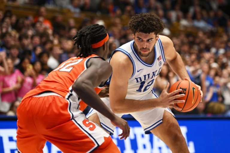 Teams rising, falling in March Madness bracket prediction