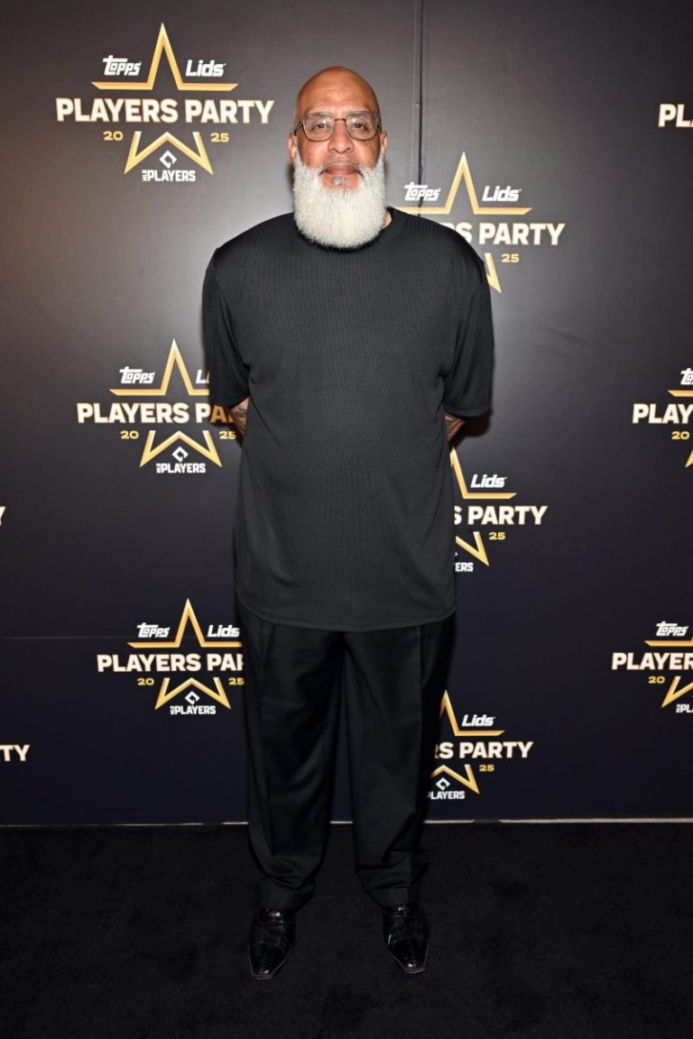 MLBPA boss’ poorly-timed exit leaves players without a paddle