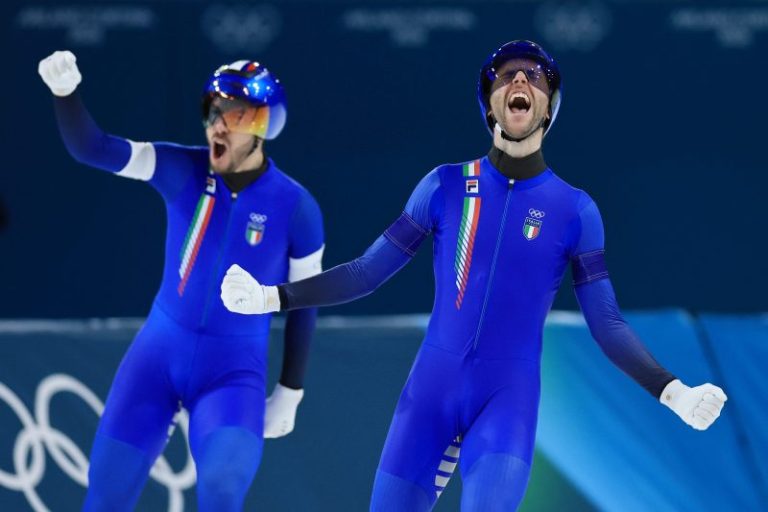 Italy hits USA with Steph Curry’s ‘night night’ after team pursuit win