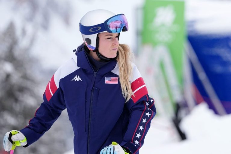 Soccer icons offer powerful support for Lindsey Vonn