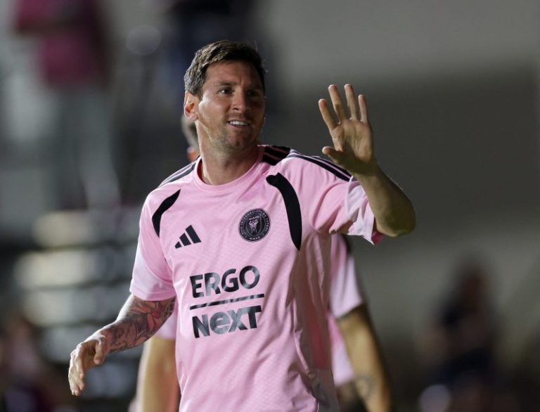 Messi scores penalty, gets taken down by fan in Puerto Rico exhibition